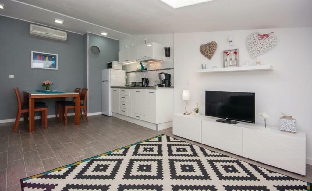רוגוזניצה Apartmani Riva מראה חיצוני תמונה